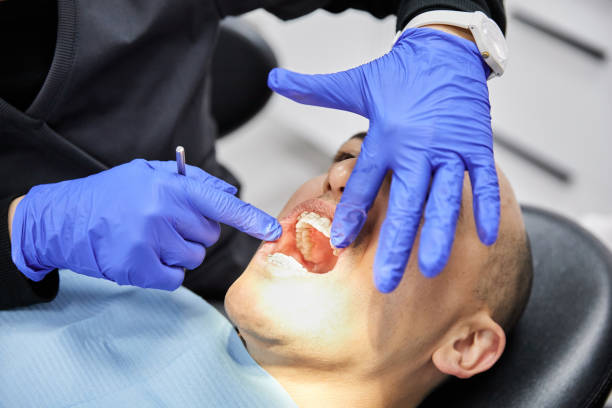 Best Weekend Emergency Dental Services in Holcom, KS